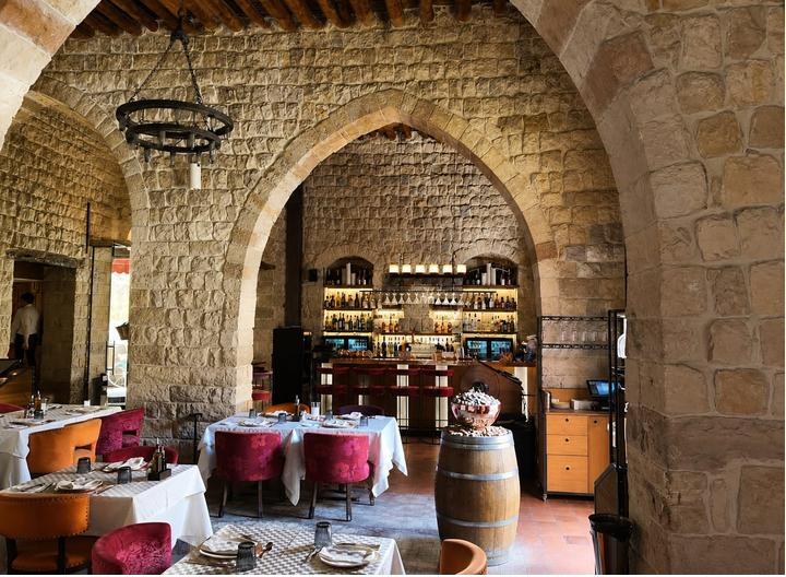 Vecchio Italian restaurant entrance in Zahlé